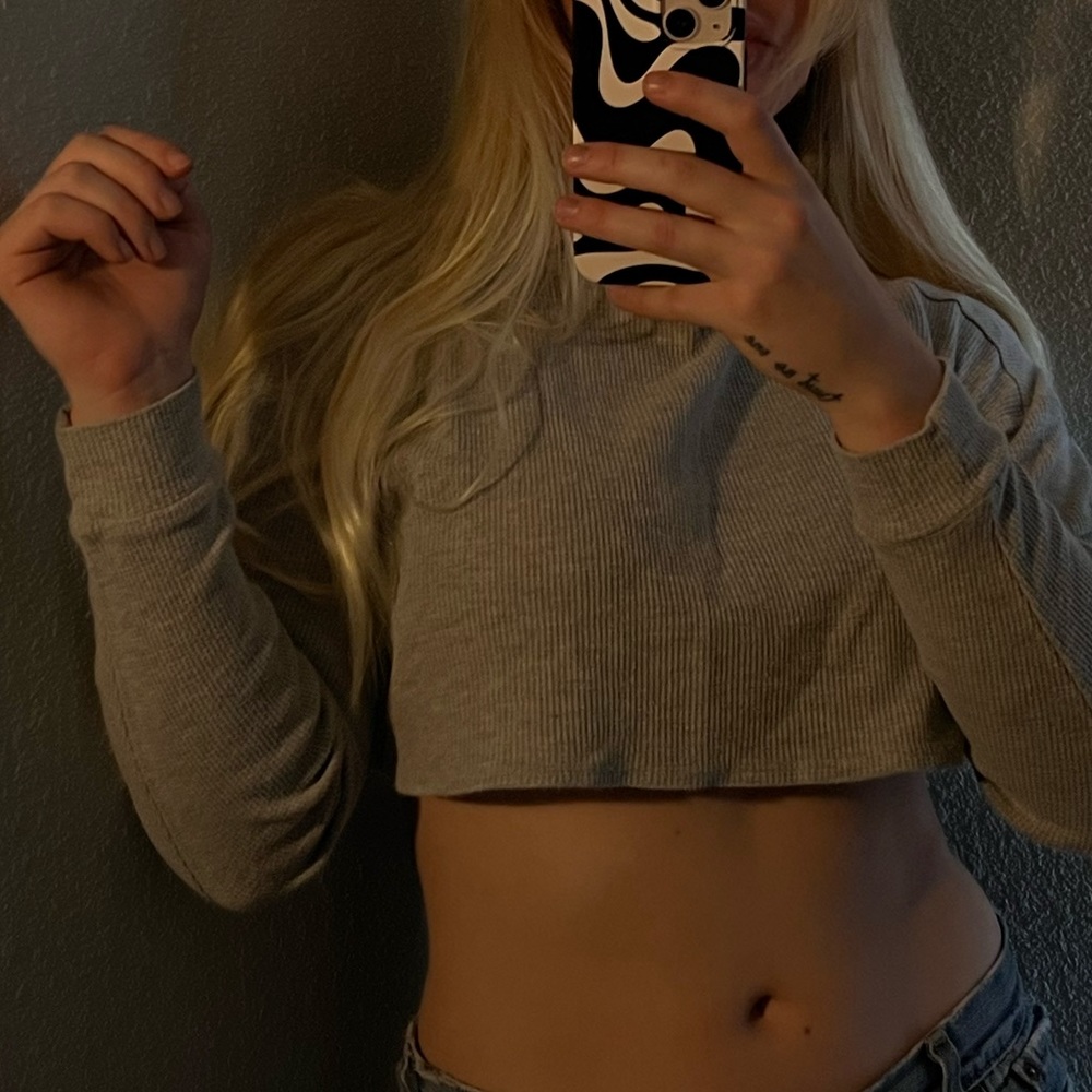 Cropped long sleeve